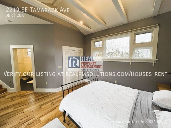 Building Photo - 2219 SE Tamarack Ave