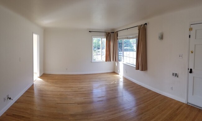 Building Photo - 246 Chorro St