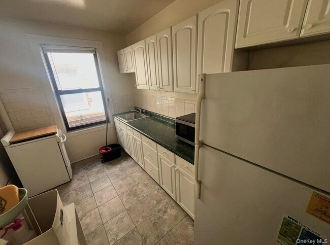 Building Photo - 43-40 42nd St