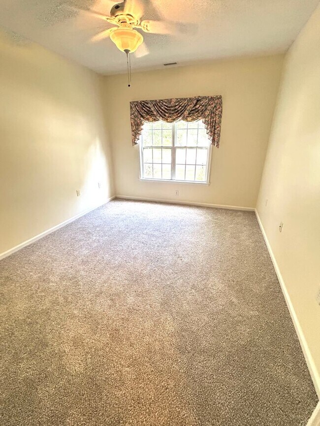 Building Photo - 3129 Gallahad Dr