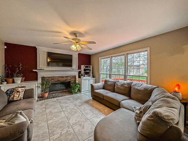 Building Photo - Fantastic 4 Bed 3.5 Bath Colonial Home Sitting On A Large Private Lot In Desired Old Bridges Estates