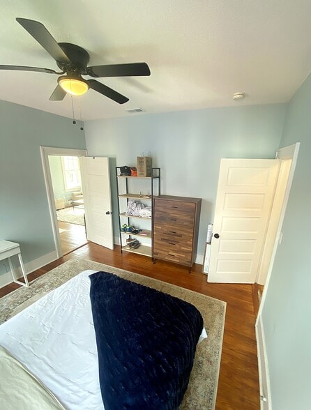 Front Bedroom - 412 E 40th St