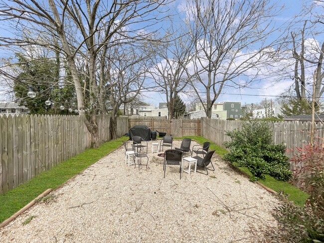Building Photo - Updated single-family home in the heart of...