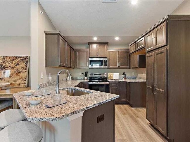 Building Photo - 4728 Bentwood Hills Dr