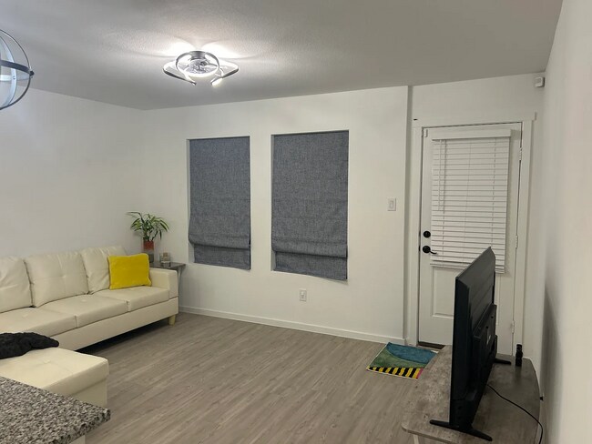 Building Photo - 910 Wood Stork Way