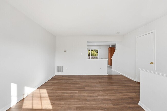 Building Photo - 3031 Antrim Cir