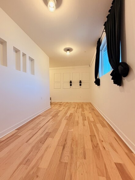 Two large rooms - 2154 Fargo St