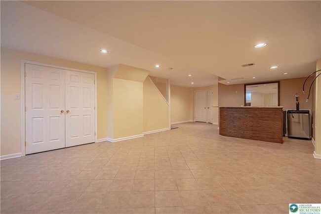 Building Photo - 1753 Pinewind Dr