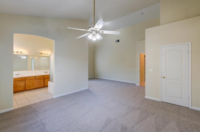 Building Photo - 139 Athens Ave