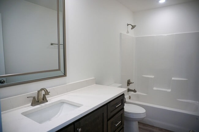 Building Photo - BRAND NEW 4 Bedroom, 2 Bath Home in Nettleton School District!