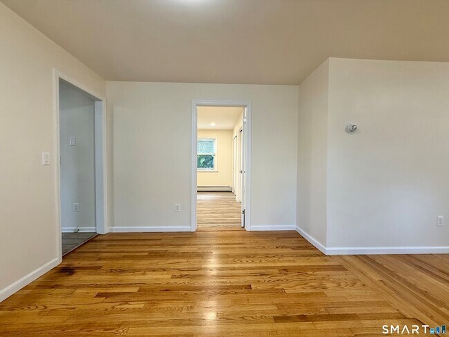 Building Photo - 299 Villa Ave