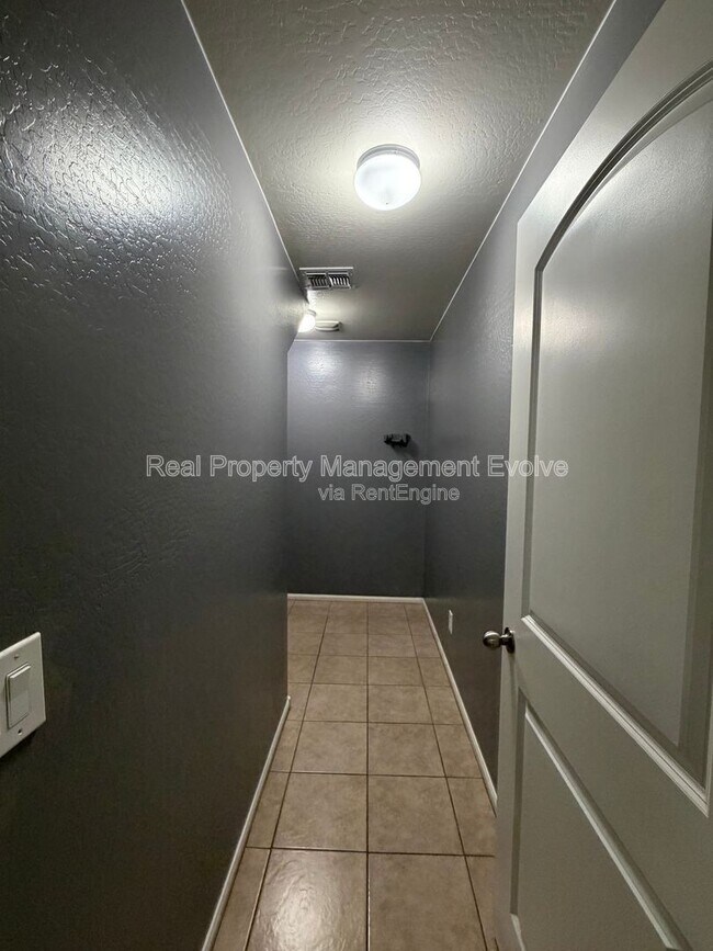 Building Photo - 7724 W Pipestone Pl