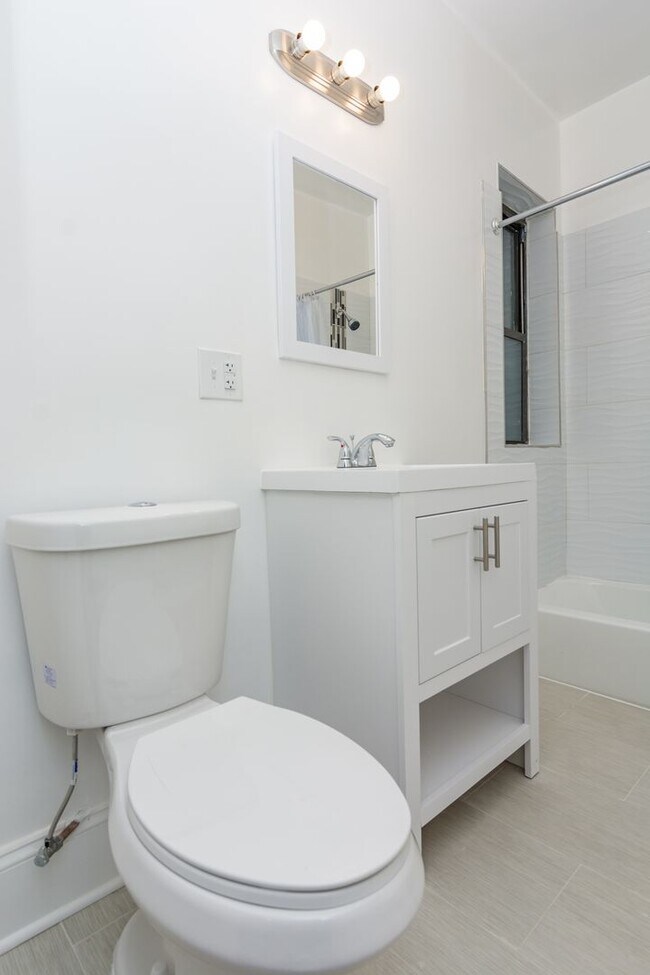 Interior Photo - 7656 S Kingston Ave