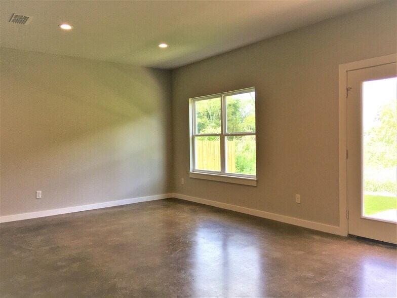 Master Bedroom - 10648 Brothers Ln