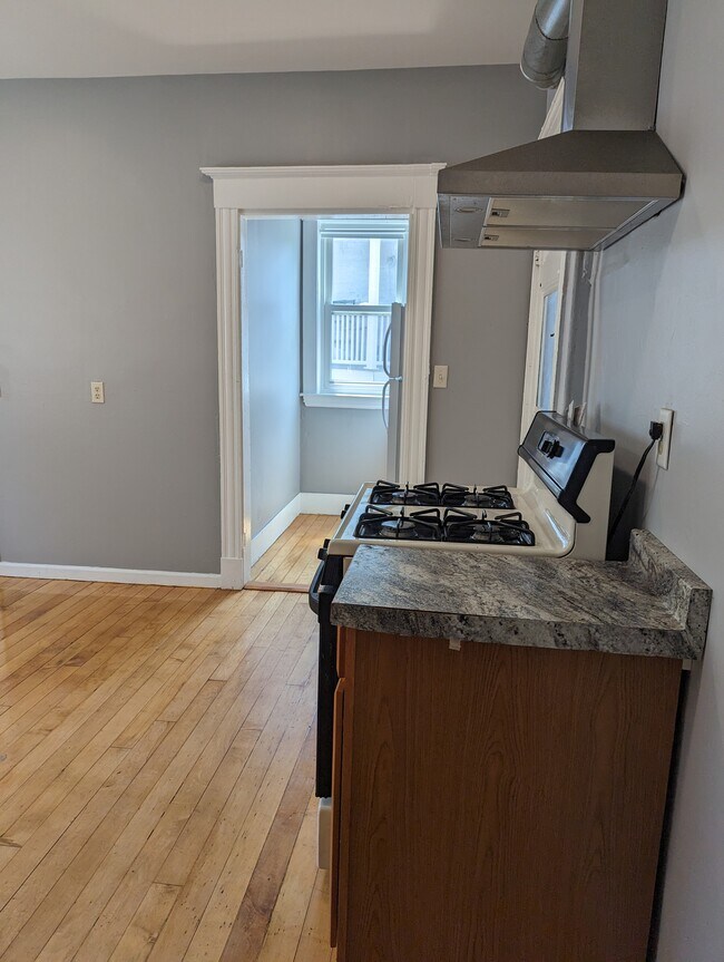 Building Photo - 308 Belgrade Ave