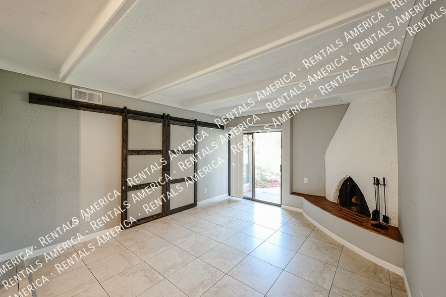 Building Photo - 3214 S El Camino Dr