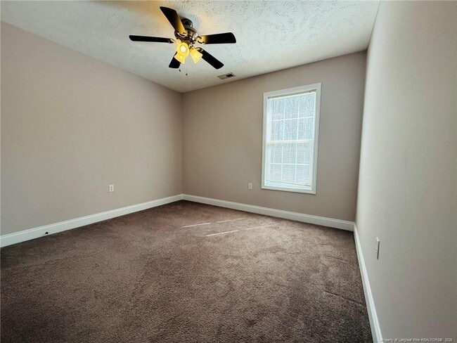 Building Photo - 318 Hawthorn Dr