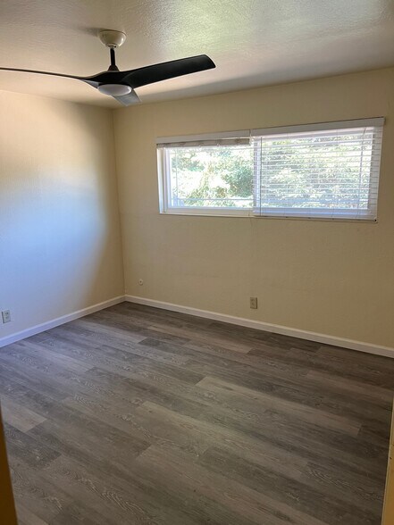 Building Photo - 494 Rose Ave