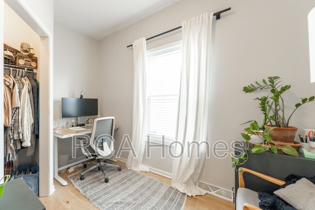 Building Photo - 2322 N Talbott St