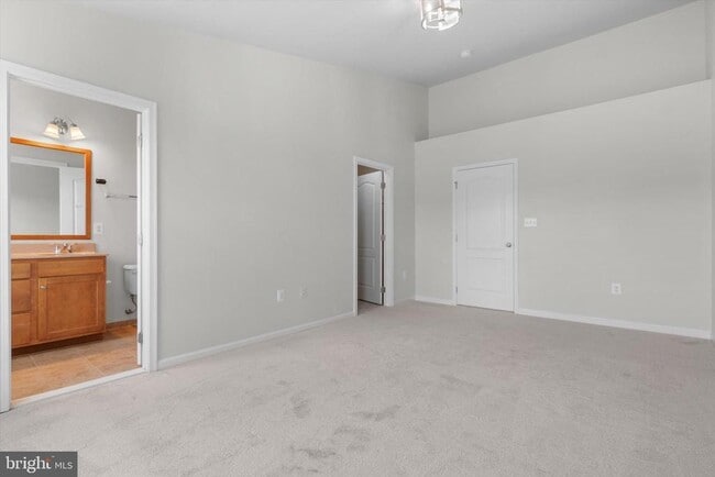 Building Photo - 43187 Loudoun Reserve Dr
