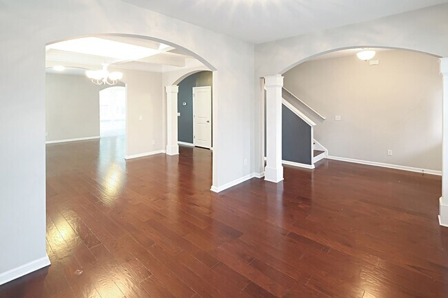 Building Photo - Stunning & Spacious 4 Bedroom Home in Highland Falls Community