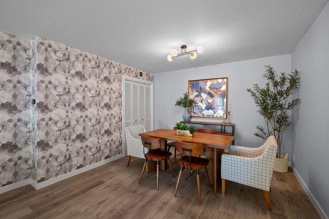 Building Photo - 621 Broadmoor Dr