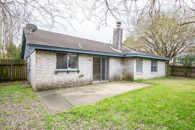 Building Photo - 12034 Paddock Way