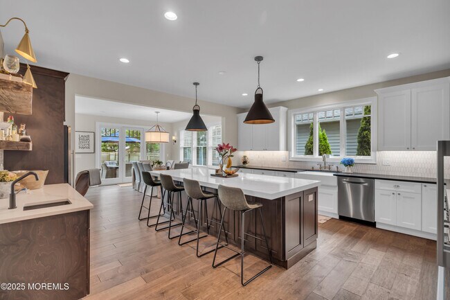 Building Photo - 2118 Edgewood Pl