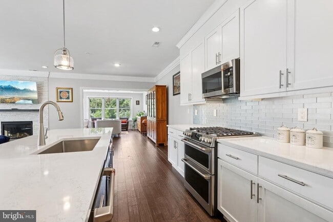 Building Photo - 45 Riverwalk