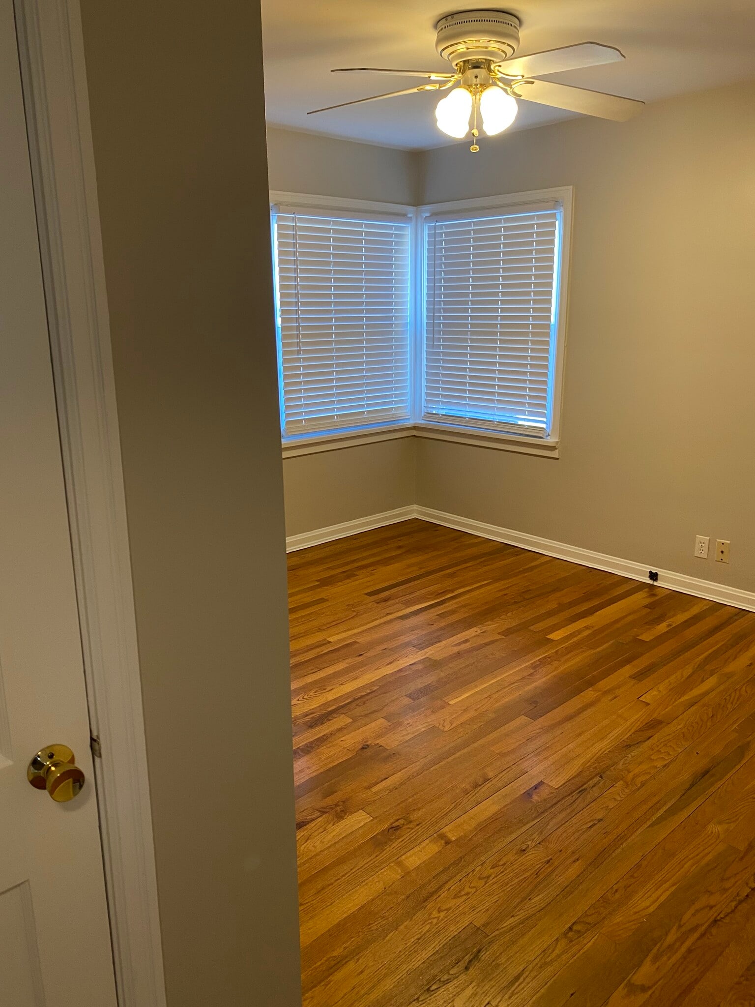 Building Photo - 5626 Leumas Rd