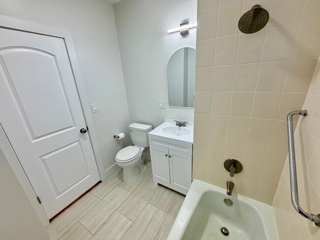 Building Photo - 4351 S Maplewood Ave