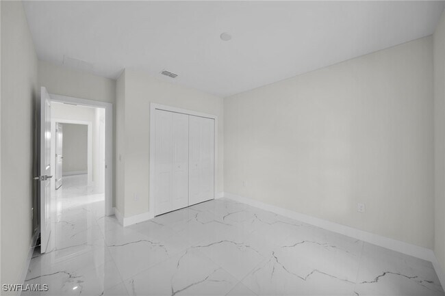 Building Photo - 636 Ladd St