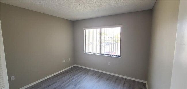 Building Photo - 7866 Eagle Creek Dr