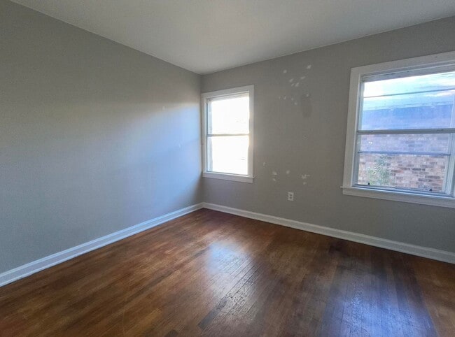 Building Photo - Updated 4 bedroom 1 bath home AVAILABLE NOW!!