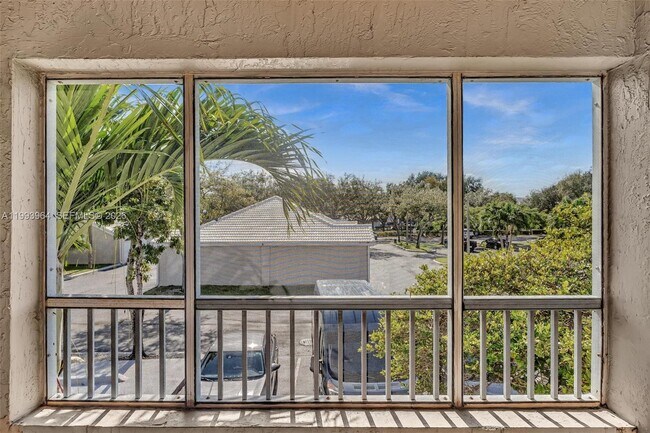 Building Photo - 2881 N Oakland Forest Dr