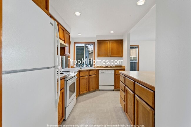 Building Photo - Charming 3-Bedroom, 2.5-Bath Home in Aloha