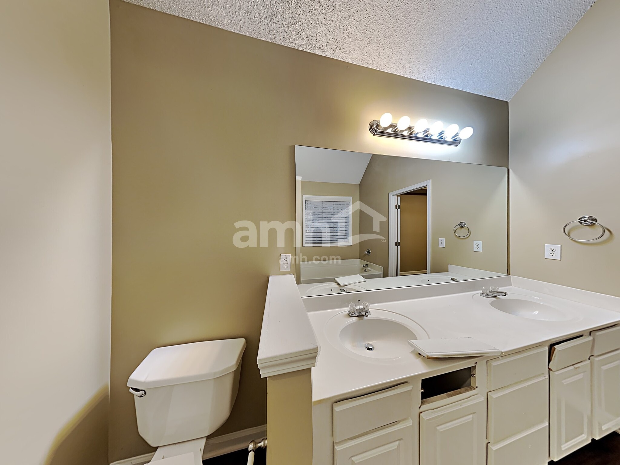 Building Photo - 3041 Andora Dr SW