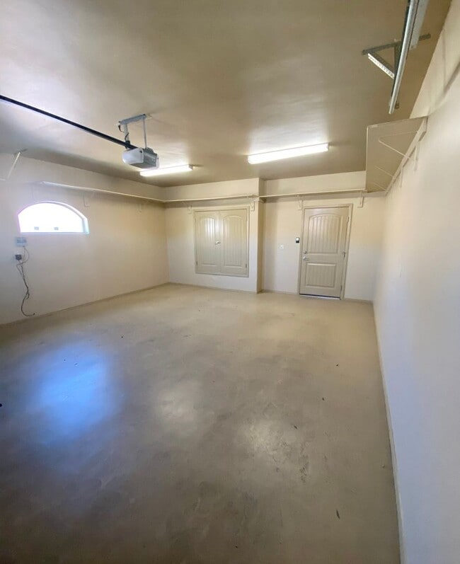 Building Photo - 4226 Tres Ninos Dr