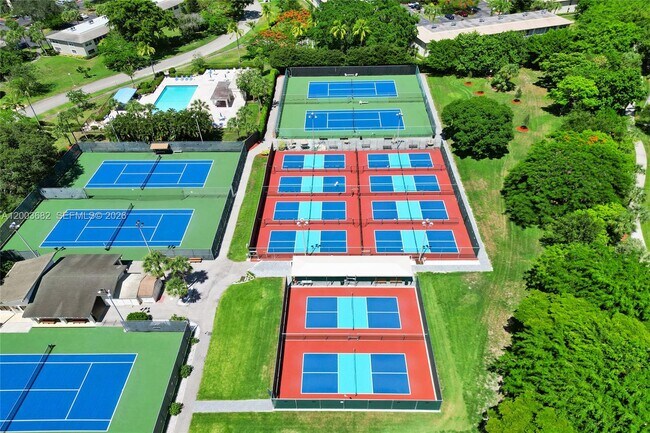 Building Photo - 3001 Portofino Isle