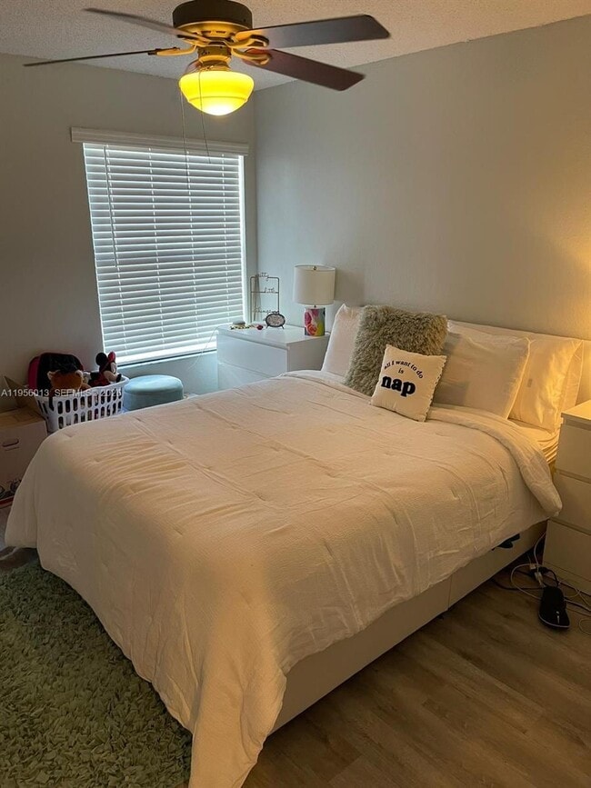 Building Photo - 2736 S University Dr