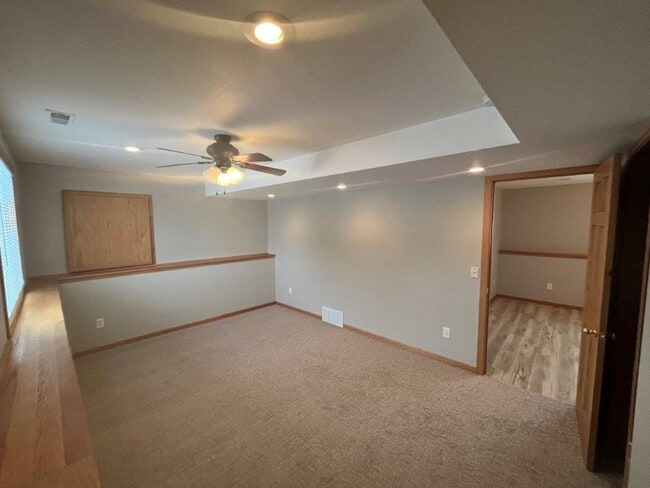 Building Photo - 4 BEDROOM | 2 BATH | DOUBLE CAR GARAGE | RAPID VALLEY