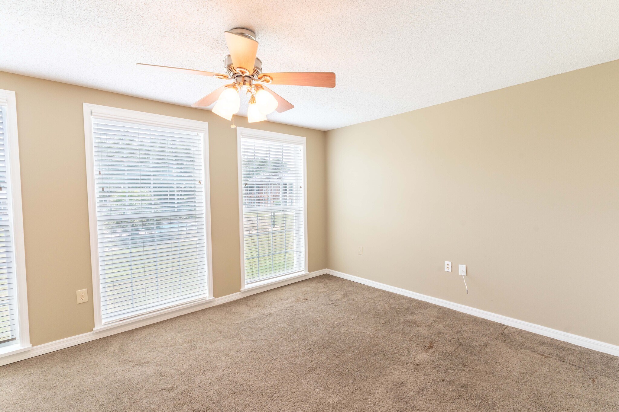 Building Photo - 5850 Cypress Gardens Blvd