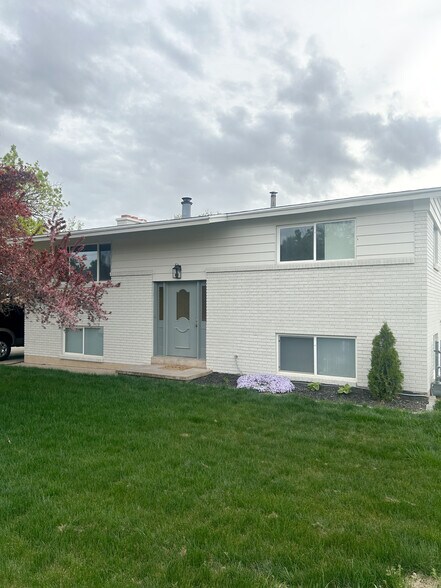 Building Photo - 777 N 1000 W