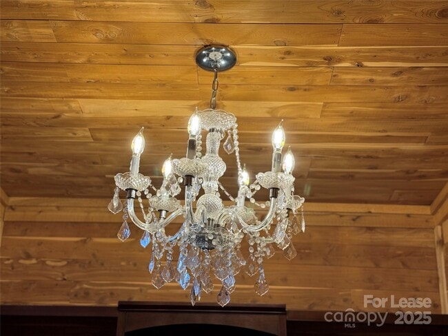 Building Photo - 1011 Lakeshore Dr