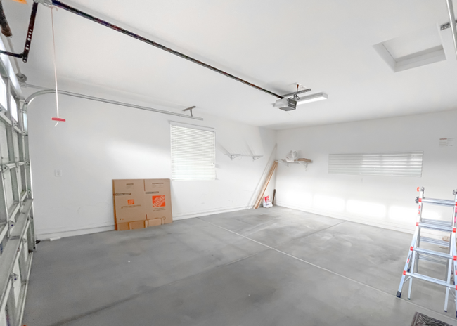 Building Photo - 118 E Canyon Way