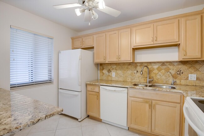 Building Photo - 4272 Deste Ct