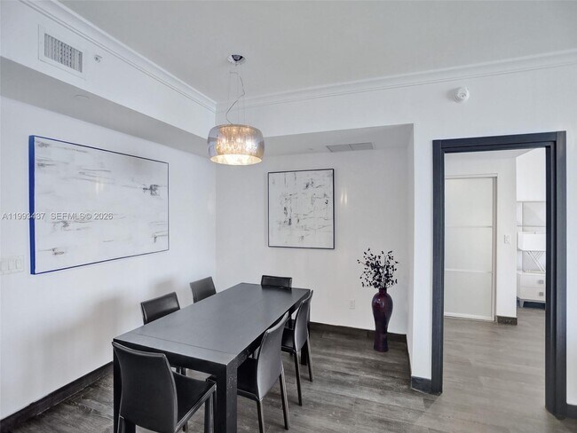 Building Photo - 17875 Collins Ave