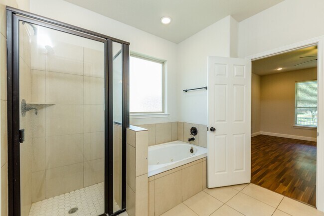 Building Photo - 3111 County Rd 81