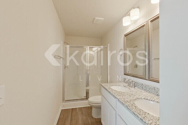 Building Photo - 2253 Banyon Cir