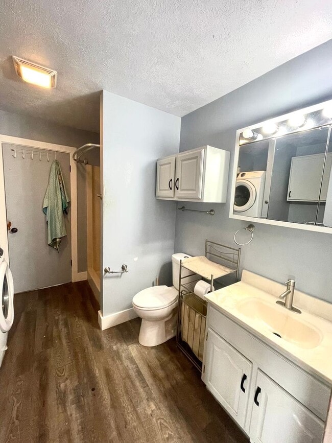 Building Photo - Spacious Ranch in Old Towne – Incredible V...